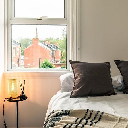 The Broadway Bath - 2 Bedrooms With Parking, Central Бат Екстер'єр фото